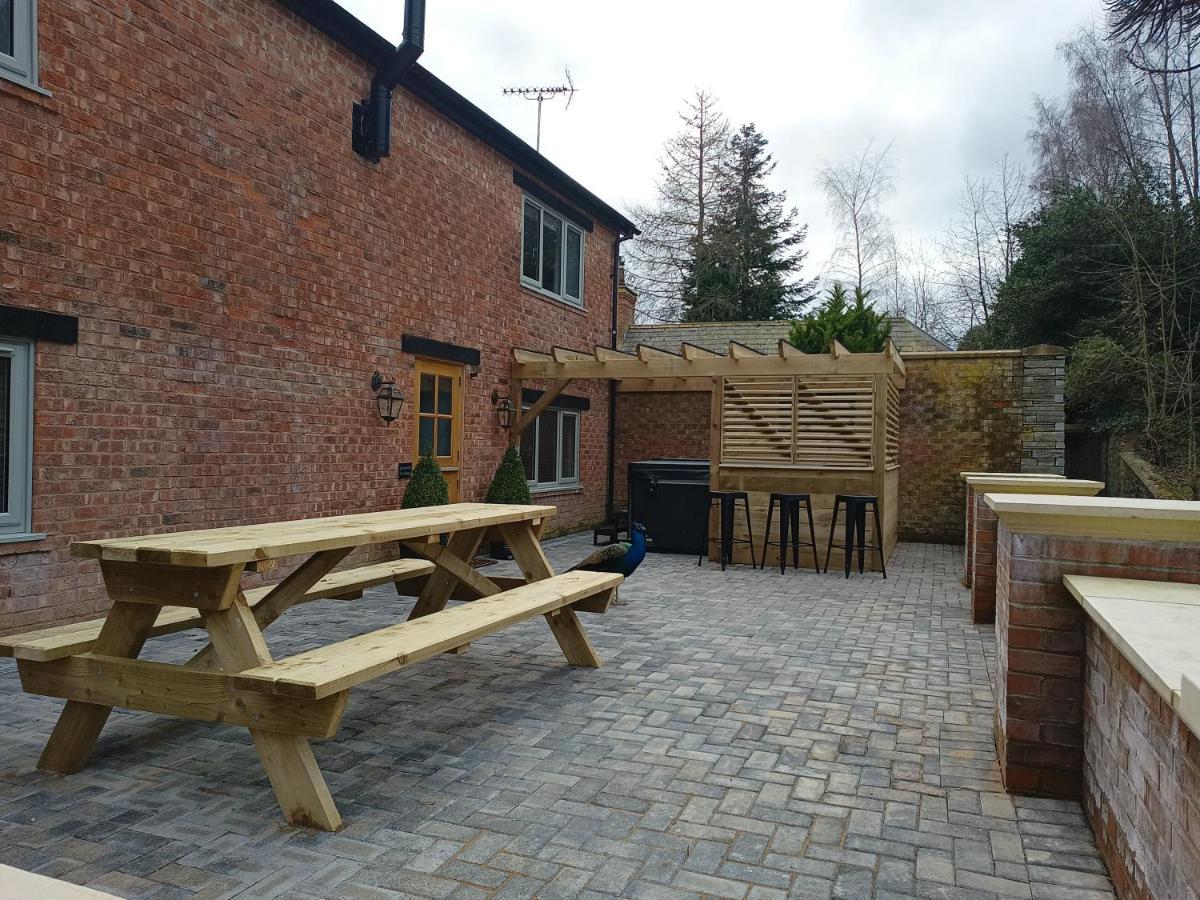 The Stables At Eriviat Hall Henllan  Exterior foto